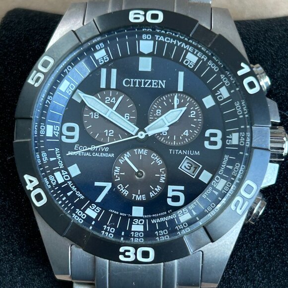 Citizen Eco-Drive Titanium wr 10 bar mens watch - Picture 1 of 7